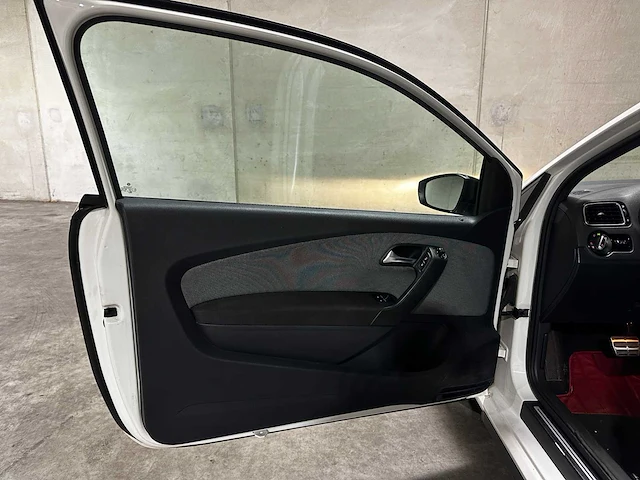 Volkswagen polo gti 1.4 tsi 180pk 2011 automaat, jtl-90-x - afbeelding 22 van  37