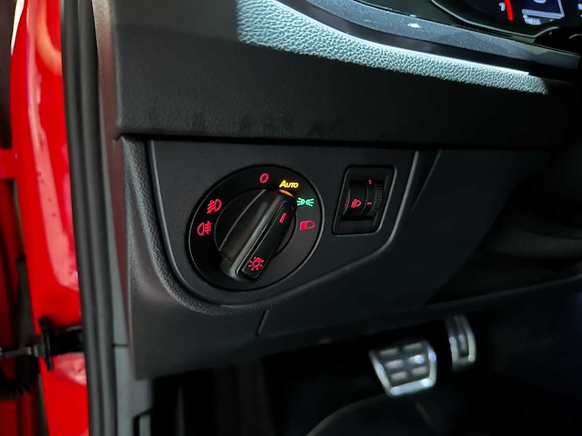 Volkswagen polo gti 2.0 tsi 200pk 2019, s-110-lz - afbeelding 13 van  43