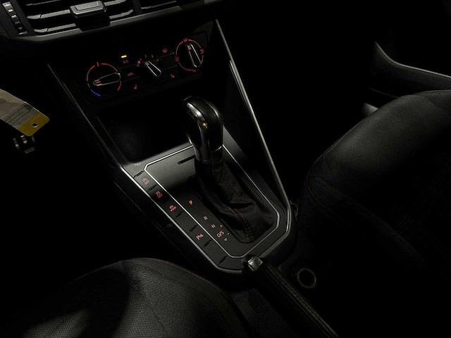 Volkswagen polo gti 2.0 tsi 200pk 2019, s-110-lz - afbeelding 19 van  43