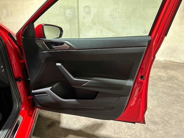 Volkswagen polo gti 2.0 tsi 200pk 2019, s-110-lz - afbeelding 30 van  43