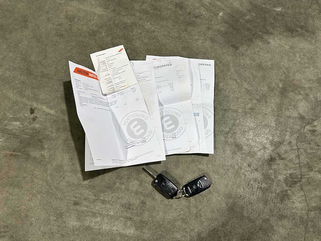 Volkswagen scirocco 1.4 tsi highline 122pk 2009, j-351-jg - afbeelding 33 van  45