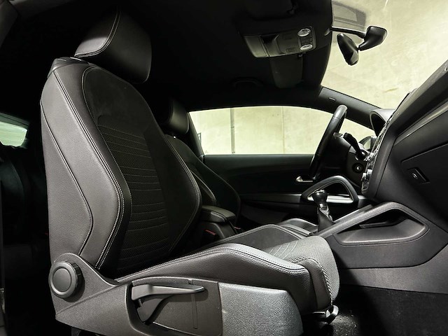 Volkswagen scirocco 1.4 tsi highline 122pk 2014 (origineel-nl), 04-zlf-5 - afbeelding 29 van  61