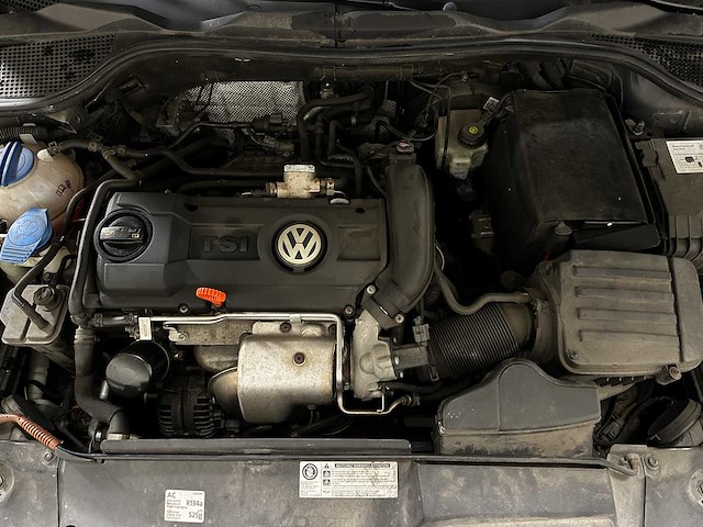 Volkswagen scirocco 1.4 tsi highline 122pk 2014 (origineel-nl), 04-zlf-5 - afbeelding 31 van  61