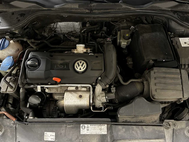 Volkswagen scirocco 1.4 tsi highline 122pk 2014 (origineel-nl), 04-zlf-5 - afbeelding 31 van  62