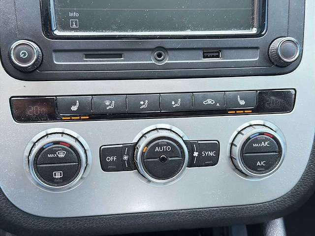 Volkswagen scirocco 2.0 tsi | 54-xnh-3 i - afbeelding 16 van  27