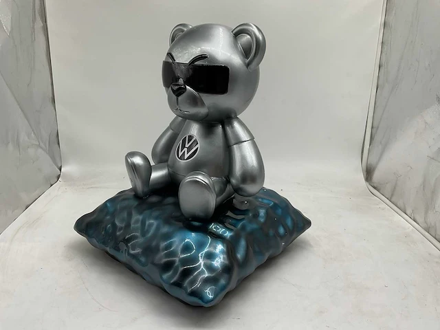 Volkswagen sculptuur - afbeelding 1 van  6
