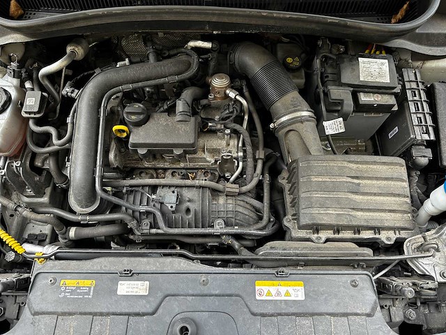 Volkswagen t-cross 1.0 tsi life 110pk 2021 (origineel-nl), n-490-hv - afbeelding 17 van  22