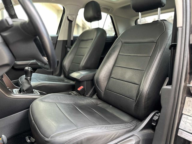 Volkswagen t-roc 1.0 tsi style 116pk 2018 (origineel-nl) 75.852 km, rs-137-v - afbeelding 30 van  39