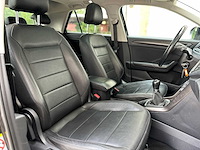 Volkswagen t-roc 1.0 tsi style 116pk 2018 (origineel-nl) 75.852 km, rs-137-v - afbeelding 37 van  39