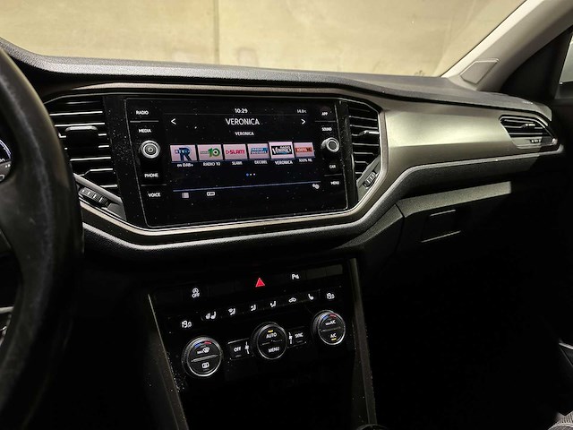 Volkswagen t-roc 1.0 tsi style 116pk 2018, p-149-bf - afbeelding 19 van  40