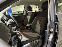 Volkswagen t-roc 1.0 tsi style 116pk 2020 (origineel-nl), h-080-jn - afbeelding 25 van  35