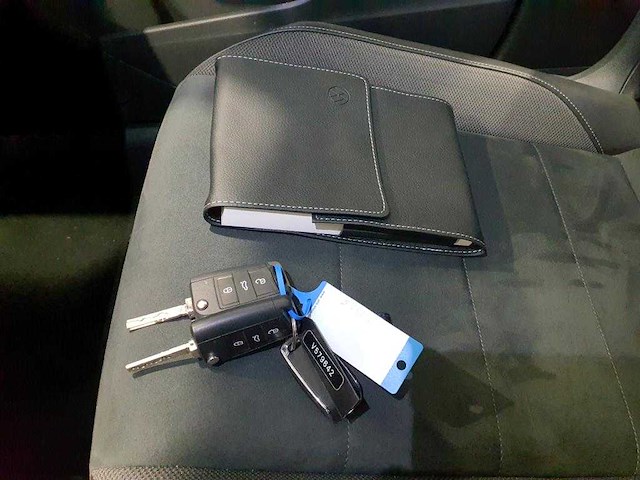 Volkswagen t-roc 1.5 tsi 150pk 2022 - afbeelding 2 van  17