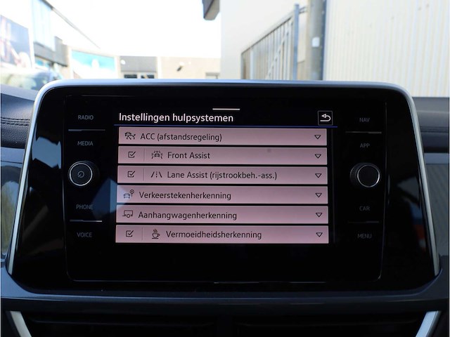 Volkswagen t-roc 1.5 tsi automaat 2022 - afbeelding 18 van  35