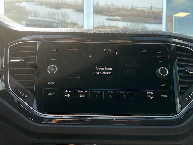 ***volkswagen t-roc 1.5 tsi sport 2018 | n-471-fl - afbeelding 17 van  25