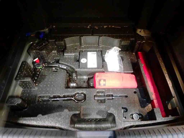 Volkswagen t-roc cabriolet 1.5 tsi automaat 2024 - afbeelding 4 van  11