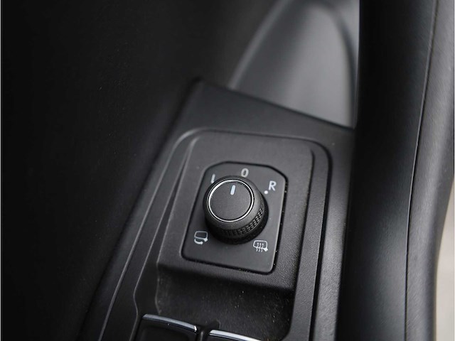 Volkswagen t-roc cabriolet 1.5 tsi automaat 2024 - afbeelding 30 van  44