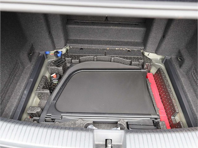 Volkswagen t-roc cabriolet 1.5 tsi automaat 2024 - afbeelding 32 van  44