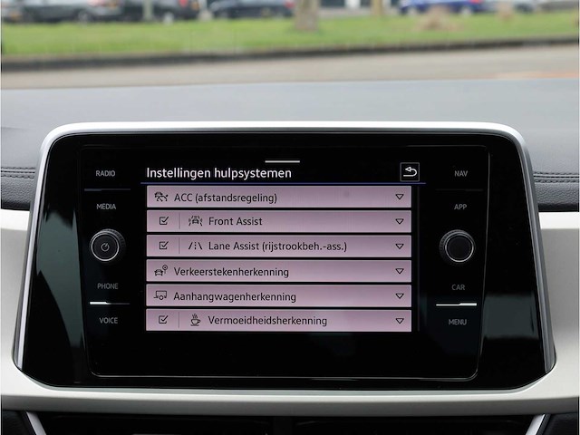 Volkswagen t-roc cabriolet 1.5 tsi automaat 2024 - afbeelding 33 van  44