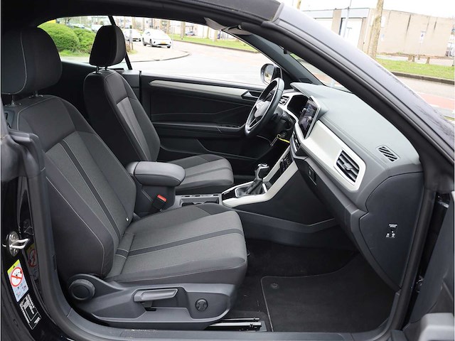 Volkswagen t-roc cabriolet 1.5 tsi automaat 2024 - afbeelding 35 van  44