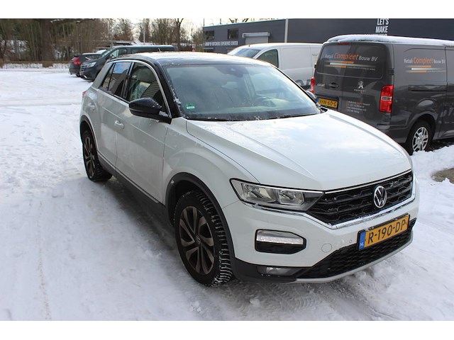 Volkswagen t-roc met kenteken r-190-dp. datum eerste toelating 07-07-2021. apk vervaldatum 22-04-2027. - afbeelding 1 van  12
