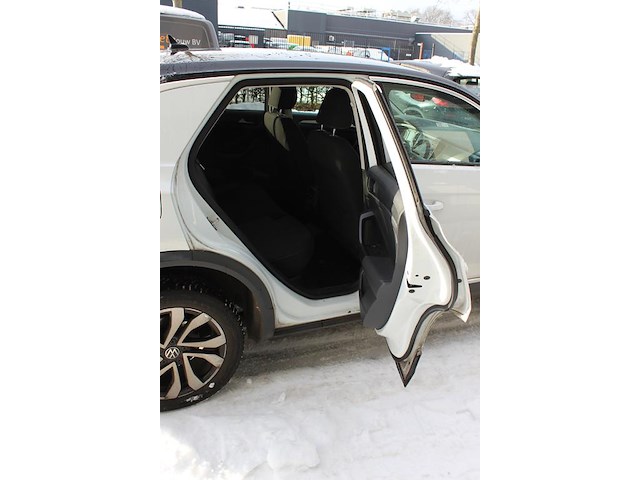 Volkswagen t-roc met kenteken r-190-dp. datum eerste toelating 07-07-2021. apk vervaldatum 22-04-2027. - afbeelding 11 van  12