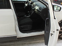 Volkswagen t-roc met kenteken r-190-dp. datum eerste toelating 07-07-2021. apk vervaldatum 22-04-2027. - afbeelding 12 van  12