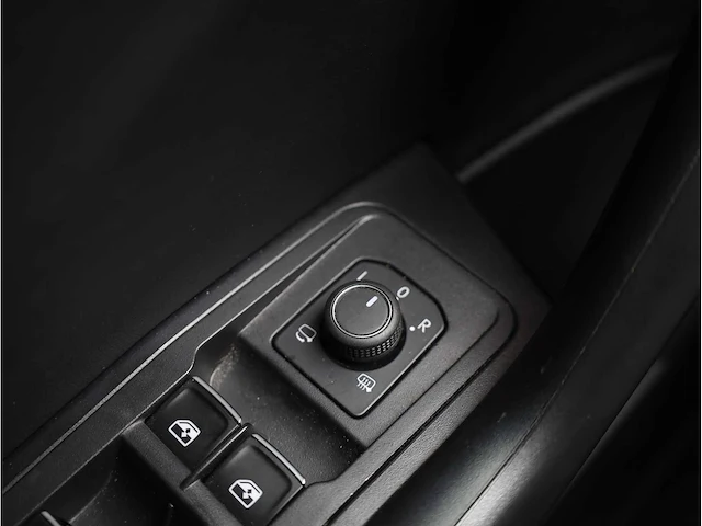 Volkswagen t-roc r 2.0 tsi 4motion 300pk automaat 2021 - afbeelding 2 van  29