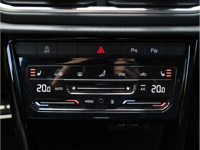 Volkswagen t-roc r-line 2.0 tsi 4motion 190pk automaat 2023 - afbeelding 16 van  40
