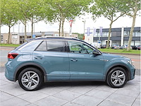 Volkswagen t-roc r-line 2.0 tsi 4motion 190pk automaat 2023 - afbeelding 37 van  40