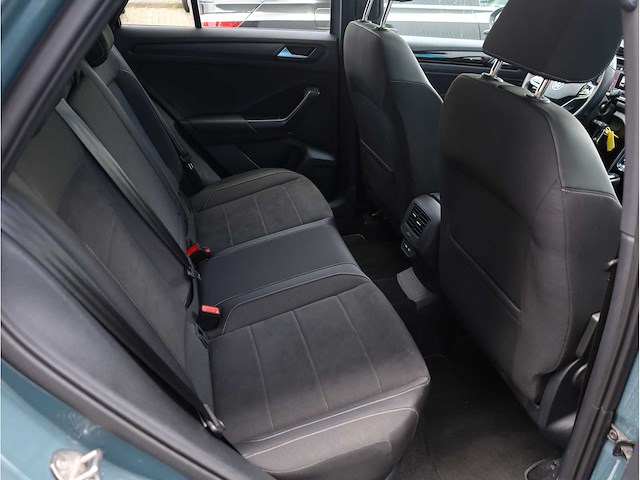 Volkswagen t-roc r-line 2.0 tsi 4motion 190pk automaat 2023 - afbeelding 28 van  40
