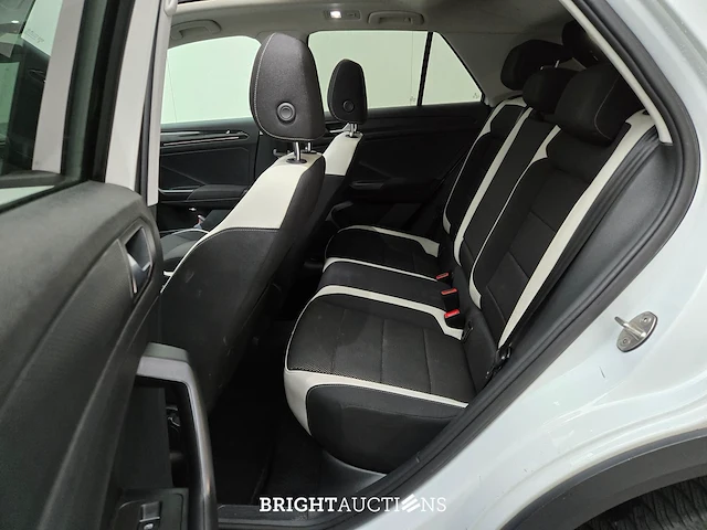 Volkswagen t-roc sport 1.5 tsi 150pk 2019 (origineel-nl), xd-221-x - afbeelding 2 van  30