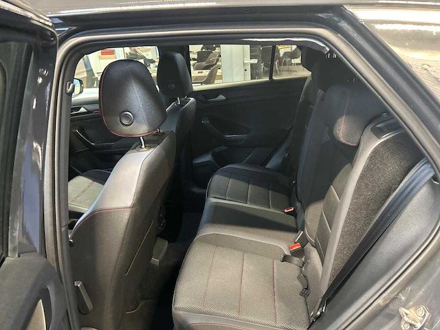 Volkswagen t-roc sport 2.0 tsi 4motion 190pk automaat 2021 - afbeelding 13 van  16