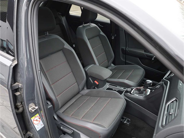 Volkswagen t-roc sport 2.0 tsi 4motion 190pk automaat 2021 - afbeelding 24 van  37