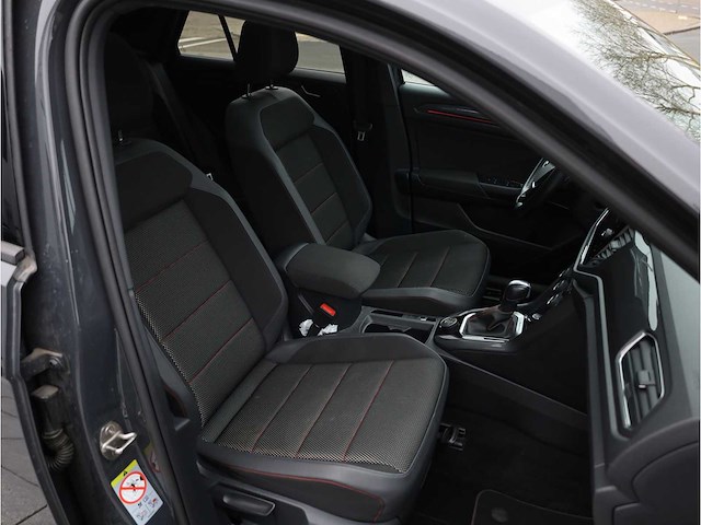 Volkswagen t-roc sport 2.0 tsi 4motion 190pk automaat 2021 - afbeelding 28 van  37