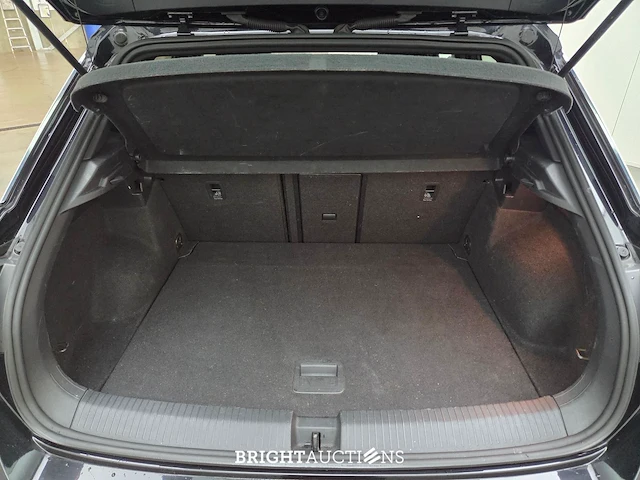 Volkswagen t-roc sport business r 1.5 tsi 150pk 2019, k-189-nz - afbeelding 31 van  32