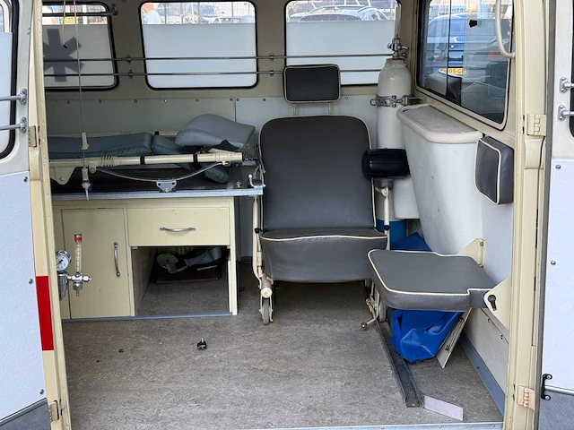 Volkswagen t1 ambulance transporter 1500-27 1965, be-02-41 - afbeelding 53 van  76