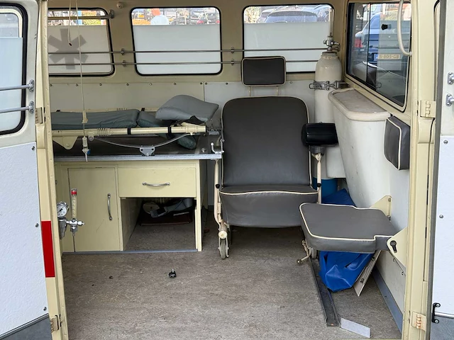 Volkswagen t1 ambulance transporter 1500-27 1965, be-02-41 - afbeelding 61 van  76