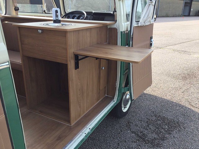 Volkswagen t2 camper oldtimer - afbeelding 17 van  29