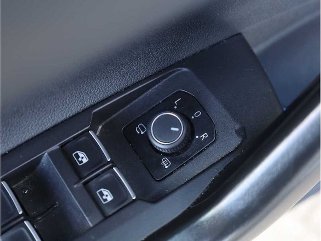 Volkswagen taigo 1.0 tsi 3x r-line automaat 2023, z-364-nv - afbeelding 8 van  33