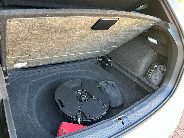 Volkswagen tiguan - 2.0 tsi r 75 4m , hfk-37-z - afbeelding 31 van  37