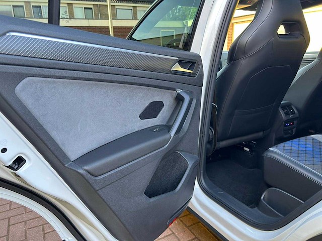 Volkswagen tiguan - 2.0 tsi r 75 4m , hfk-37-z - afbeelding 22 van  37