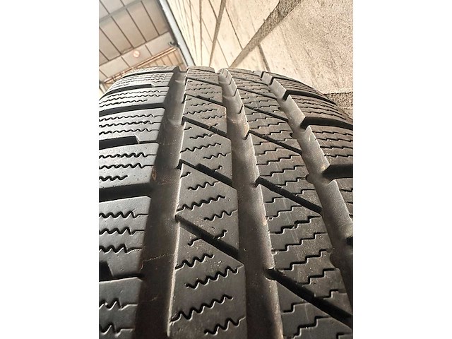 Volkswagen tiguan - banden set - afbeelding 3 van  4