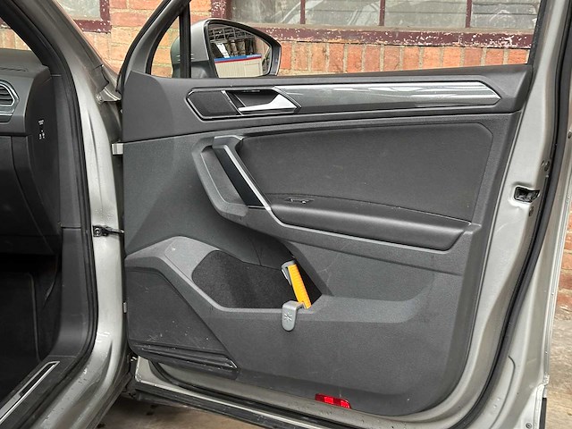 Volkswagen tiguan 1.4 tsi act highline 148pk 2018 (origineel-nl), rr-501-h - afbeelding 29 van  47