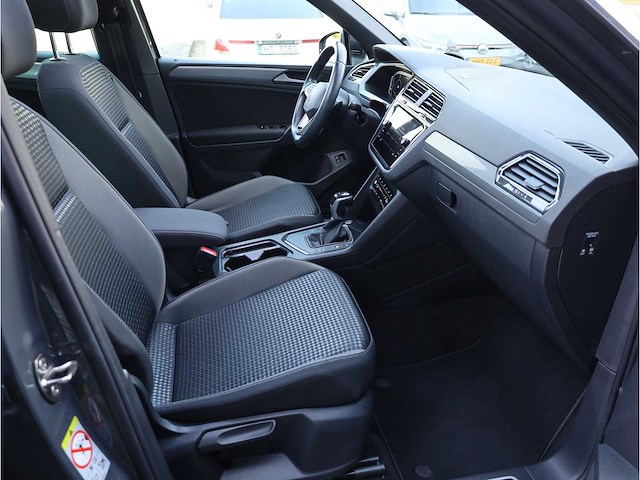 Volkswagen tiguan 1.4 tsi ehybrid 245pk automaat 2022 - afbeelding 25 van  37