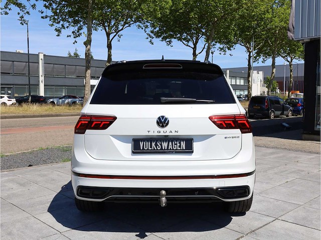 Volkswagen tiguan 1.4 tsi ehybrid phev 2x r-line 245pk automaat 2023 - afbeelding 40 van  48