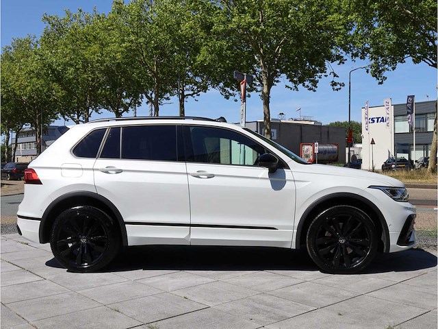 Volkswagen tiguan 1.4 tsi ehybrid phev 2x r-line 245pk automaat 2023 - afbeelding 45 van  48