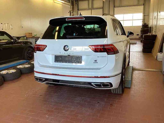Volkswagen tiguan 1.4 tsi ehybrid r-line 2x 245pk automaat 2022 - afbeelding 13 van  19
