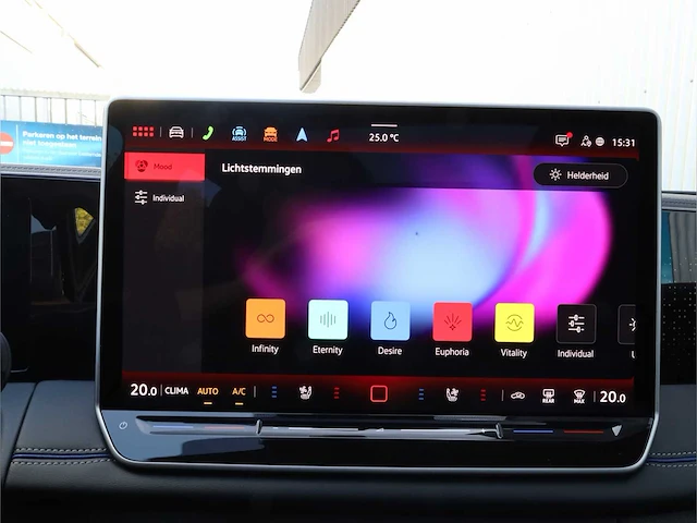 Volkswagen tiguan 1.5 ehybrid r-line phev 272pk automaat 2025 garantie 2030 hybride benzine - afbeelding 20 van  65