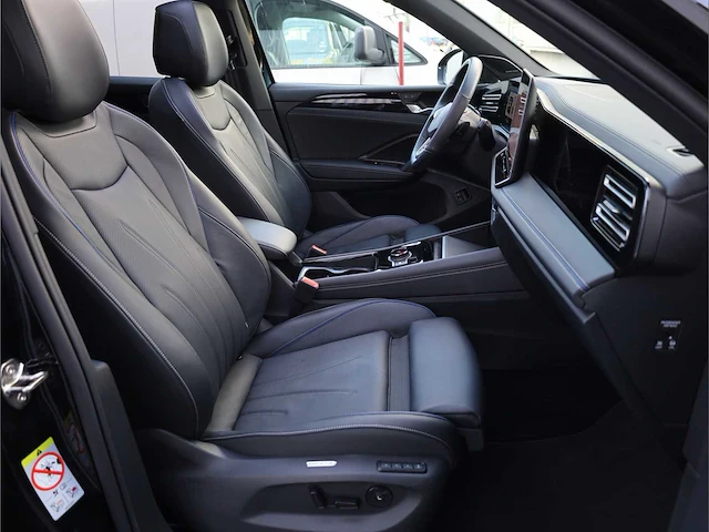 Volkswagen tiguan 1.5 ehybrid r-line phev 272pk automaat 2025 garantie 2030 hybride benzine - afbeelding 43 van  65