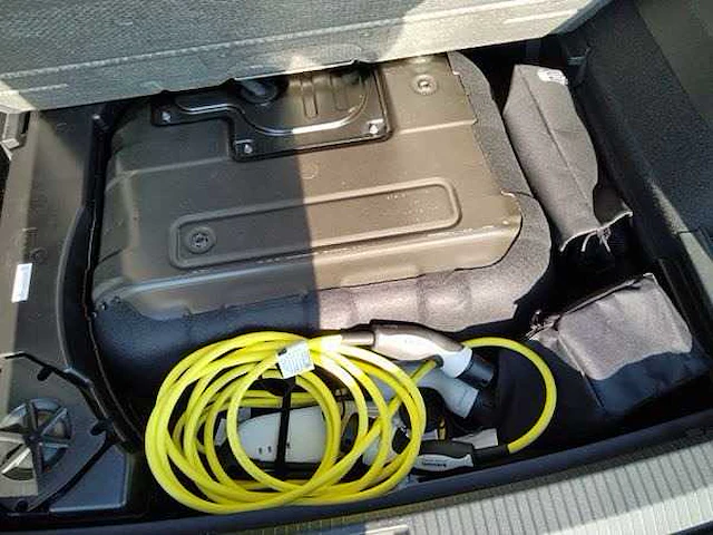 Volkswagen tiguan 1.5 ehybrid r-line phev 272pk automaat 2025 garantie 2030 - afbeelding 24 van  39